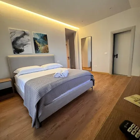 Izi Boutique Appartement Tirana